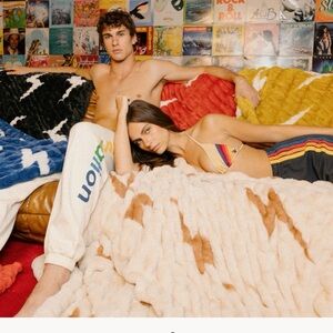 Aviator Nation x Lola Blanket Collab LARGE